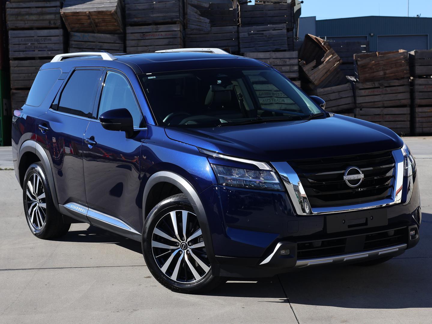 Nissan Pathfinder image 1