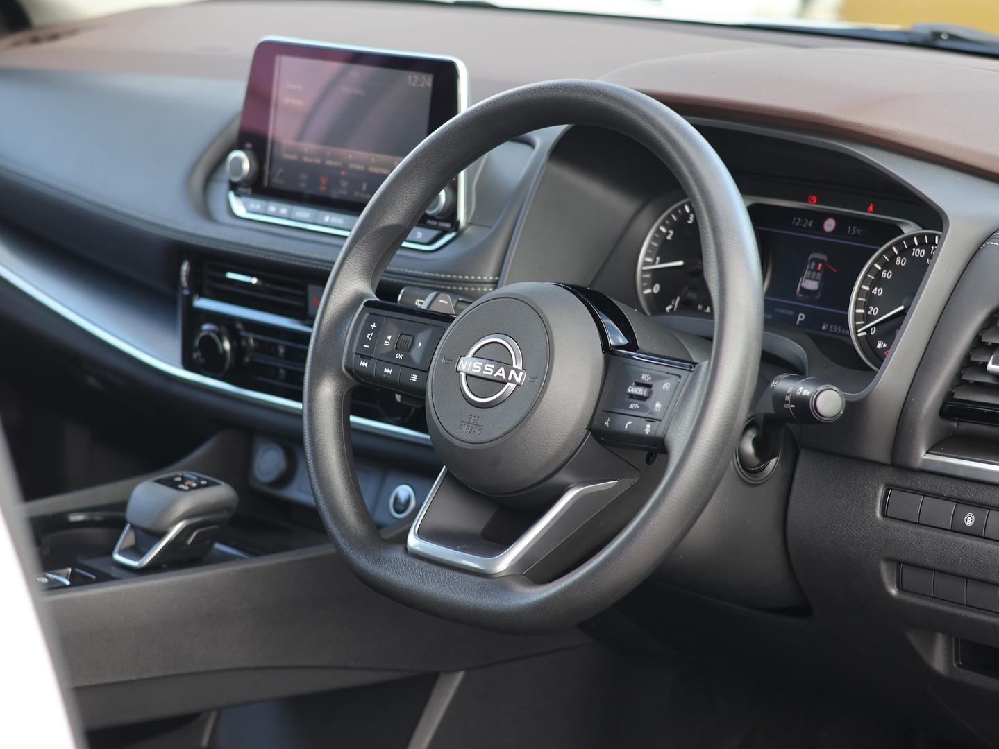 Nissan X-trail image 2