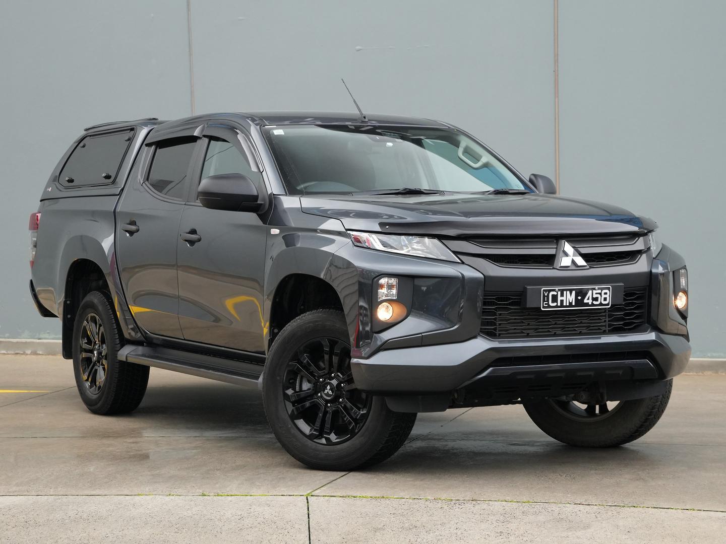 Mitsubishi Triton image 1