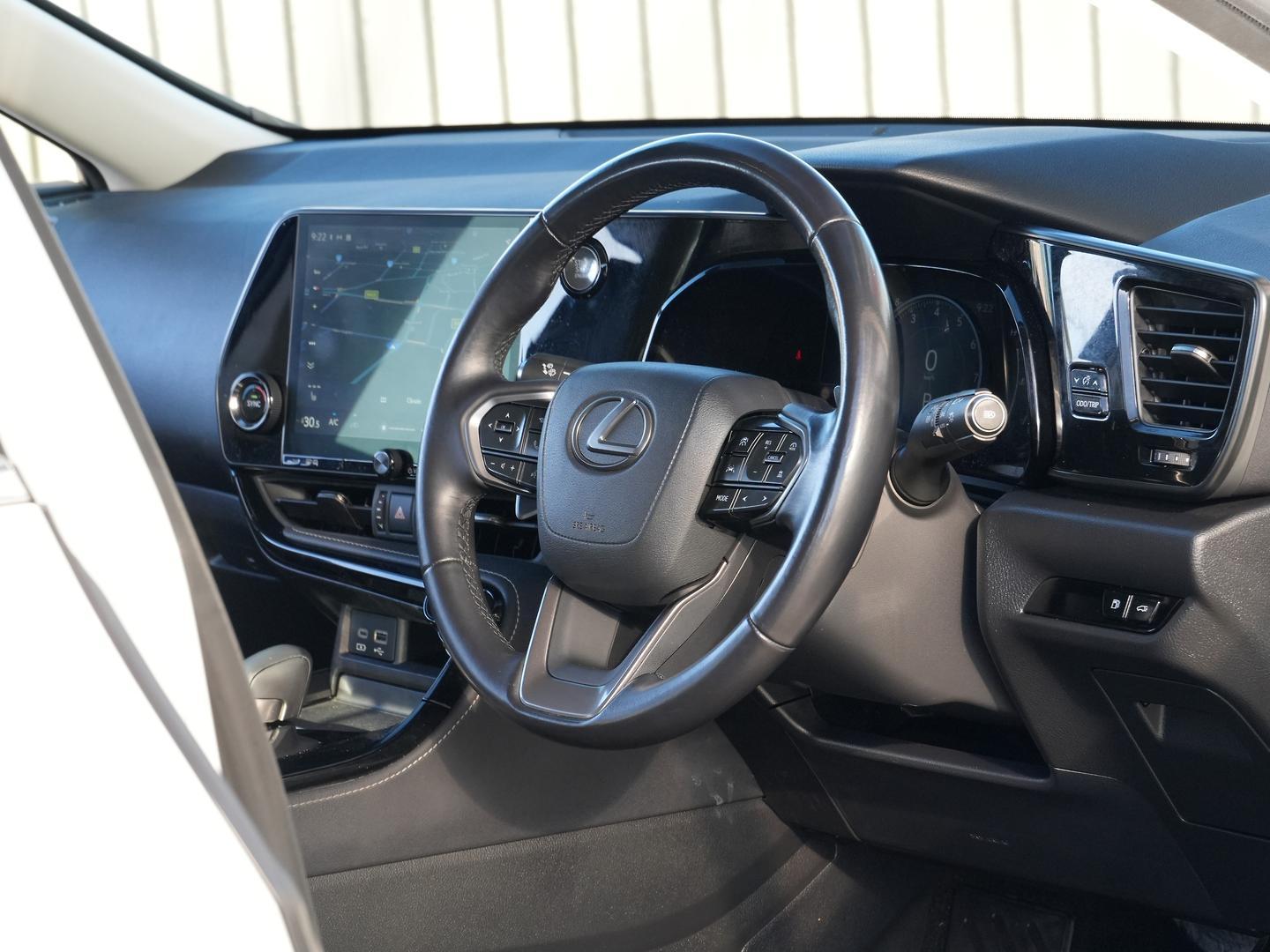 Lexus Nx image 2